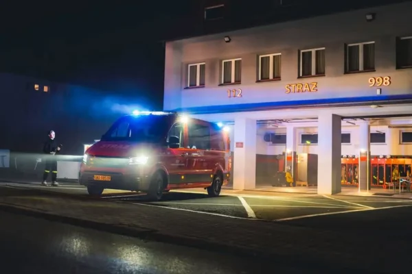Zderzenie dwóch aut w Kalwarii Zebrzydowskiej. Interweniowały służby