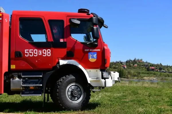 Interwencja na Jeziorze Mucharskim: pomoc osobie poszkodowanej w wodzie