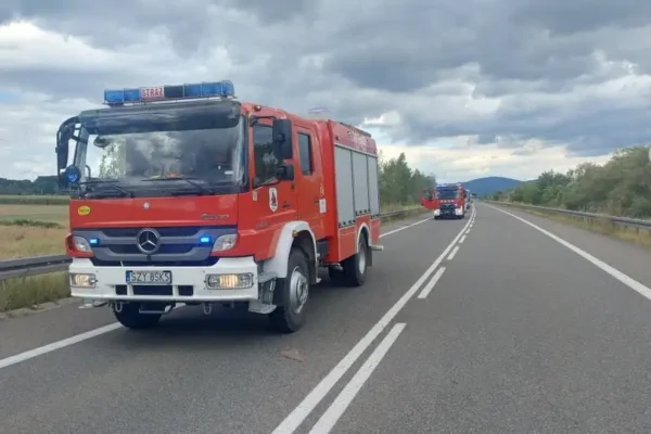 Pożar samochodu osobowego w Wieprzu na S1 – interweniowały służby