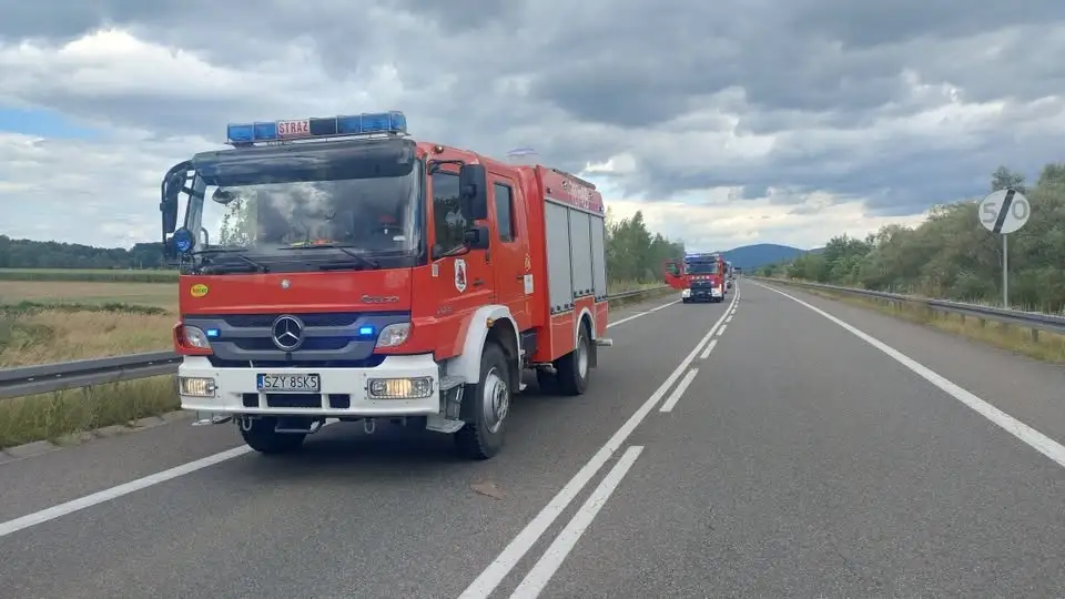 Pożar samochodu osobowego w Wieprzu na S1 – interweniowały służby