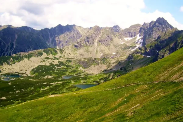 Plaże nad Jeziorem Mucharskim – co warto wiedzieć przed wizytą?