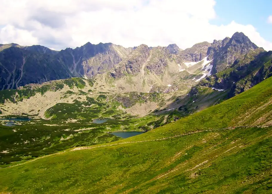 Plaże nad Jeziorem Mucharskim – co warto wiedzieć przed wizytą?