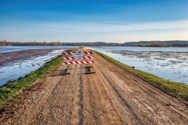 Ostrzeżenie hydrologiczne dla gminy Tomice: możliwe gwałtowne wzrosty stanów wody