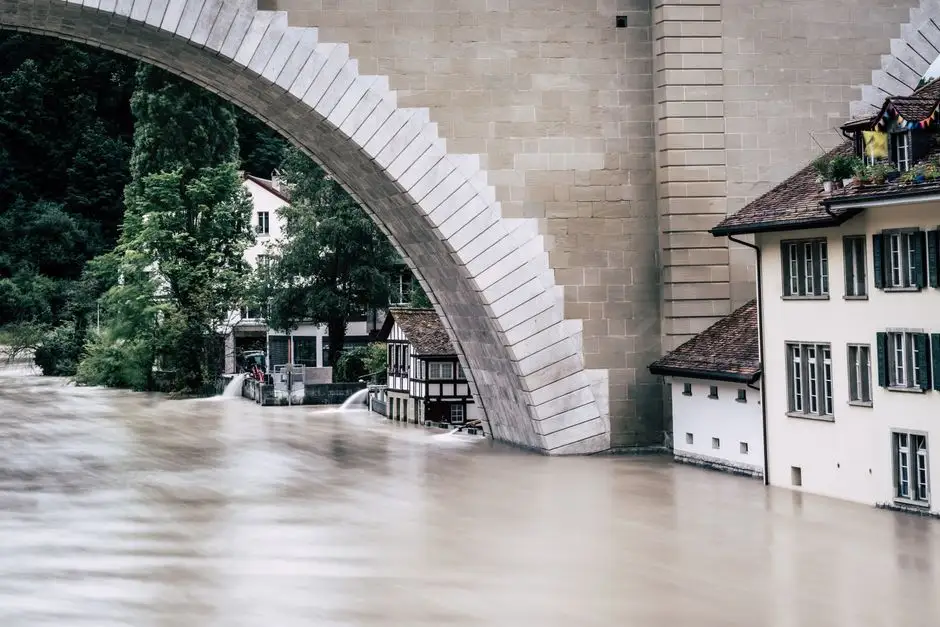 Ostrzeżenie hydrologiczne dla gminy Tomice: możliwe gwałtowne wzrosty stanów wód