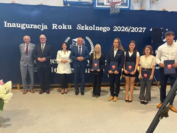 Uczniowie Liceum w Andrychowie otrzymali stypendia Rady Powiatu Wadowickiego