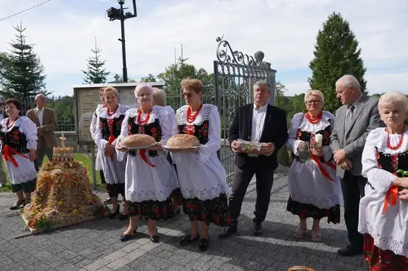 Święto Plonów w Wieprzu z jubileuszem 30-lecia Chóru „Jarzębina”