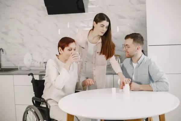 Dolina Karpia ogłasza nabór wniosków na usługi opiekuńcze. Do zdobycia prawie 690 tys. zł
