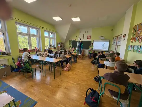 Ekologiczne warsztaty w Barwałdzie Górnym – uczniowie odkrywali tajniki nauki