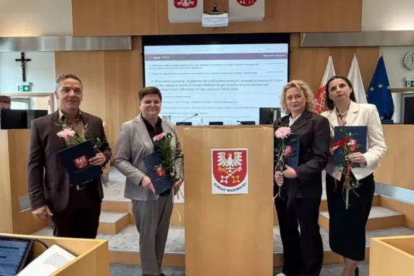 Nauczyciele z Andrychowa nagrodzeni przez Starostę Wadowickiego