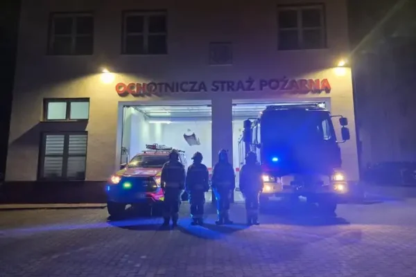 Strażacy z całej Polski oddali hołd Druhom z Niska. Sygnały zawyły o 18:00