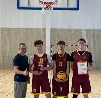 Andrychowskie LO z brązem w powiatowym finale koszykówki 3×3