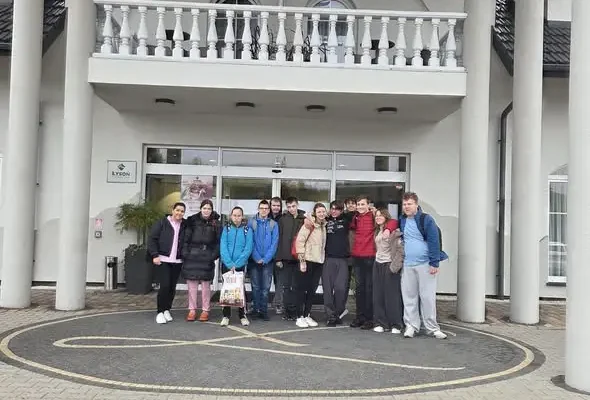 Uczniowie z Wadowic zwiedzili zaplecze hotelu Łysoń w Inwałdzie