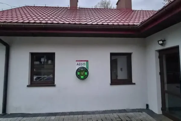 Barwałd Średni: całodobowy defibrylator AED przy klubie KS Filkówka